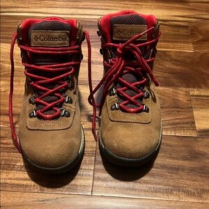 Columbia Tan Hiking Boots with Red Laces